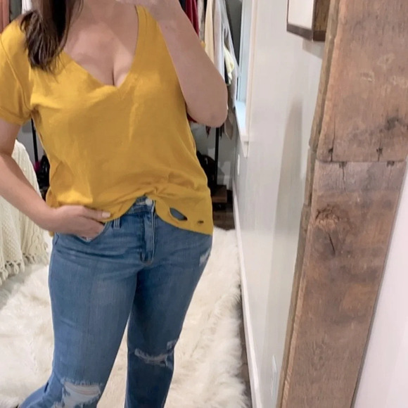 Umgee mustard color distressed top size large - Picture 1 of 8